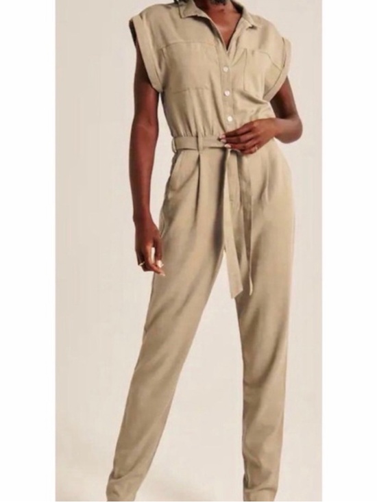 Abercrombie & Fitch Pants - NWT ($100) Abercrombie & Fitch Tan Button-Front Utility Jumpsuit Sz S